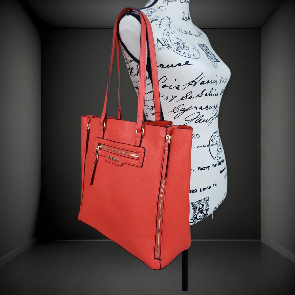 Pre-loved STEVE MADDEN EXpandable Red Tote - Picture 2 of 8
